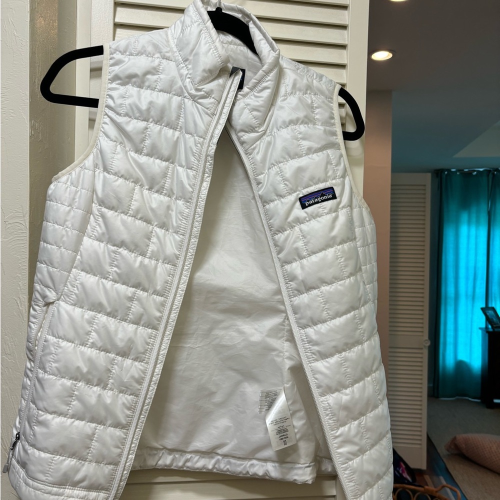 White Patagonia vest size XS